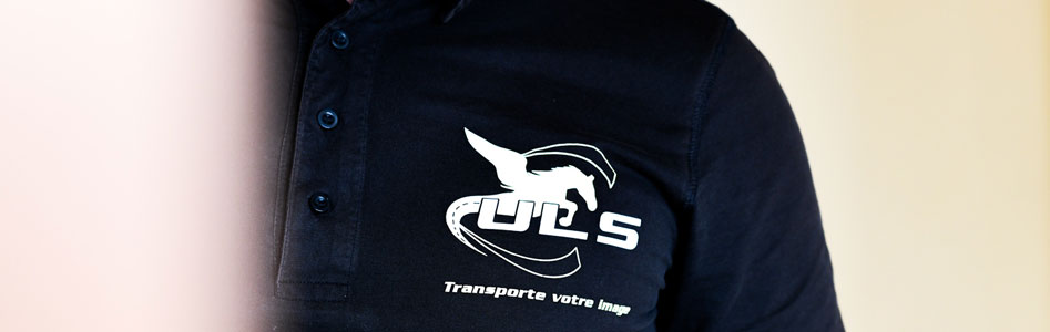 Logo de l'entreprise ULS Transport sur un polo floqué, société de transport de marchandise créée et gérée par Monsieur Youssef DOUH